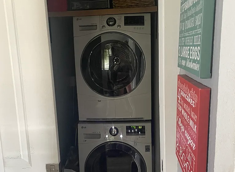 625 Milwaukee Ave Nw - Photo 5 of 10