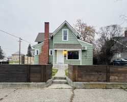 featured image of 260 W Chestnut St