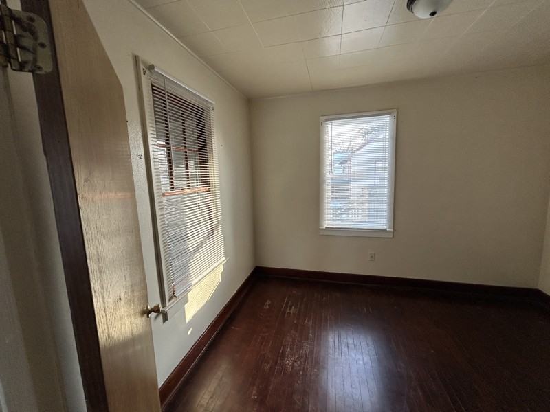 1897 E Newberry St - Photo 4 of 21