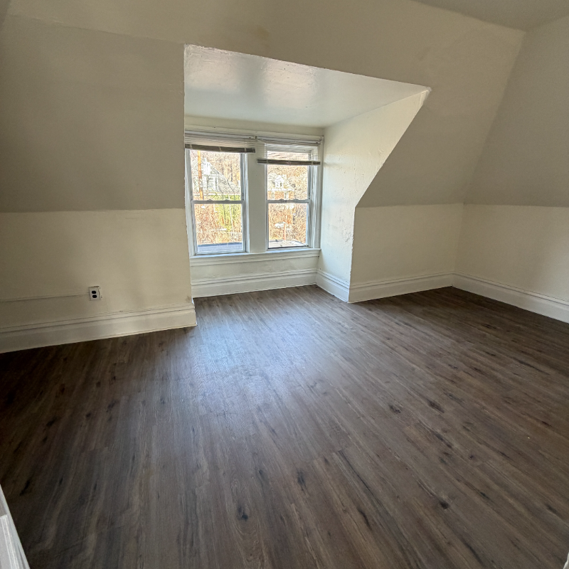 7307 Idlewild St #1 - Photo 6 of 9