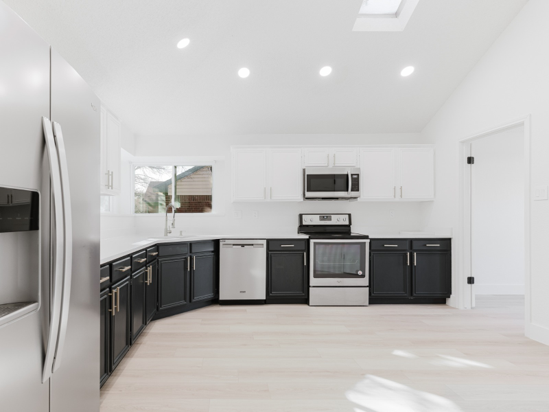 2409 Brookside Dr - Photo 3 of 14