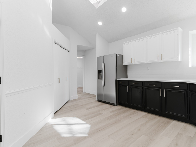 2409 Brookside Dr - Photo 4 of 14