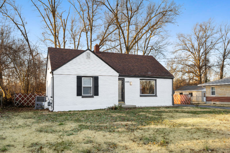 6508 South Dr - Photo 3 of 20