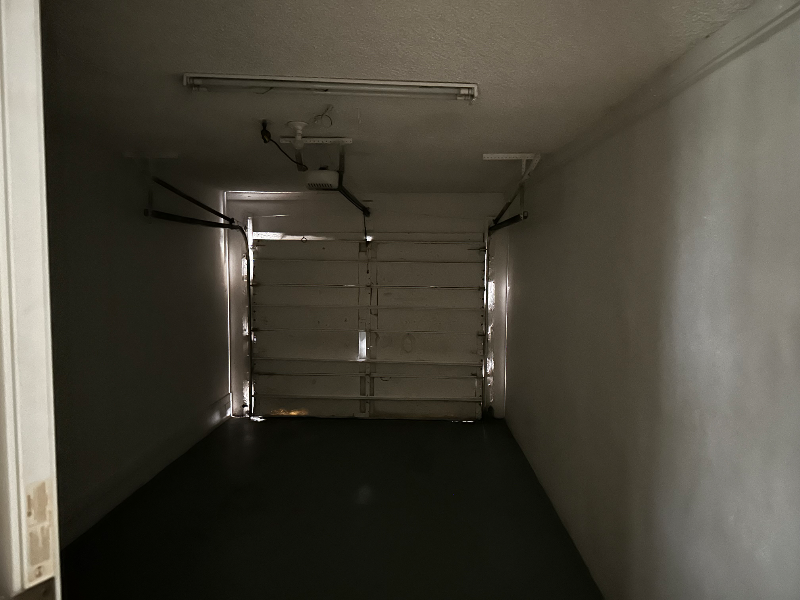 10515 Nw 37th St - Photo 6 of 9