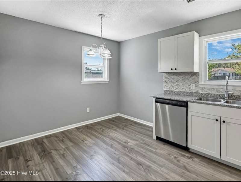 1602 Forbes Ct - Photo 4 of 15