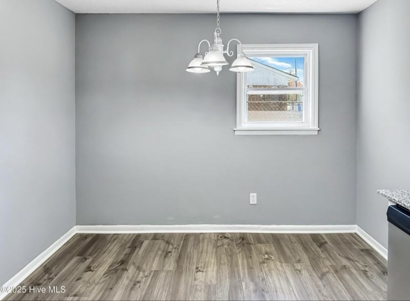 1602 Forbes Ct - Photo 7 of 15