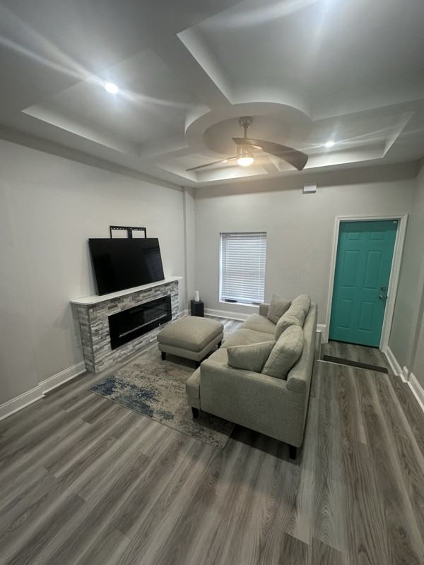 3026 E Monument St - Photo 4 of 7