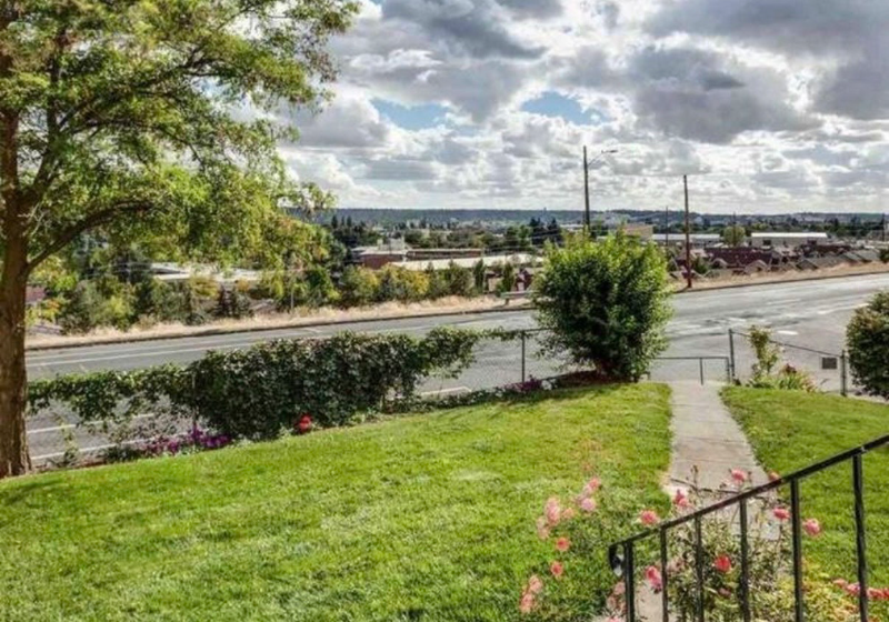 1903 E Illinois Ave - Photo 2 of 12