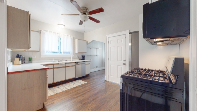 1137 Colorado Blvd - Photo 7 of 16