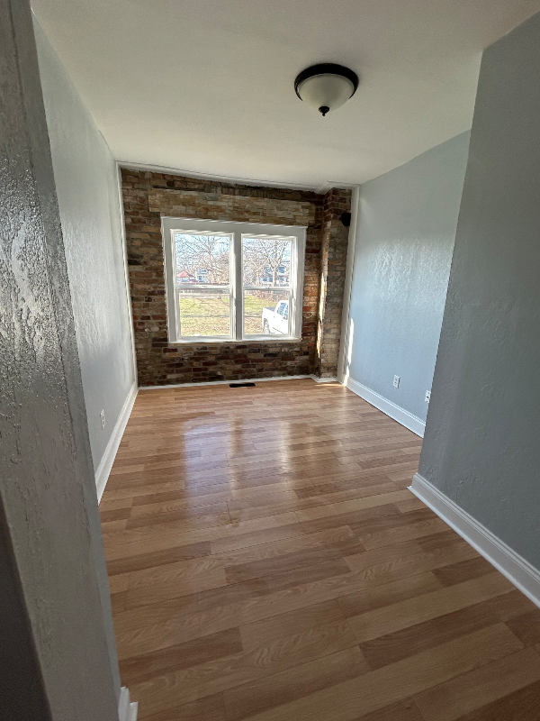 259 Clarendon Ave - Photo 3 of 6