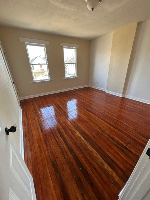 259 Clarendon Ave - Photo 5 of 6