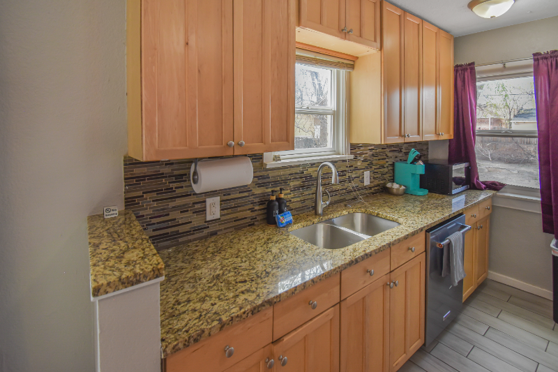 1621 Trenton St - Photo 2 of 11