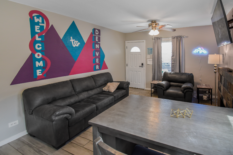 1621 Trenton St - Photo 4 of 11