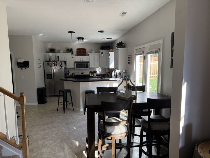 8824 Spindlewood Ln - Photo 3 of 9