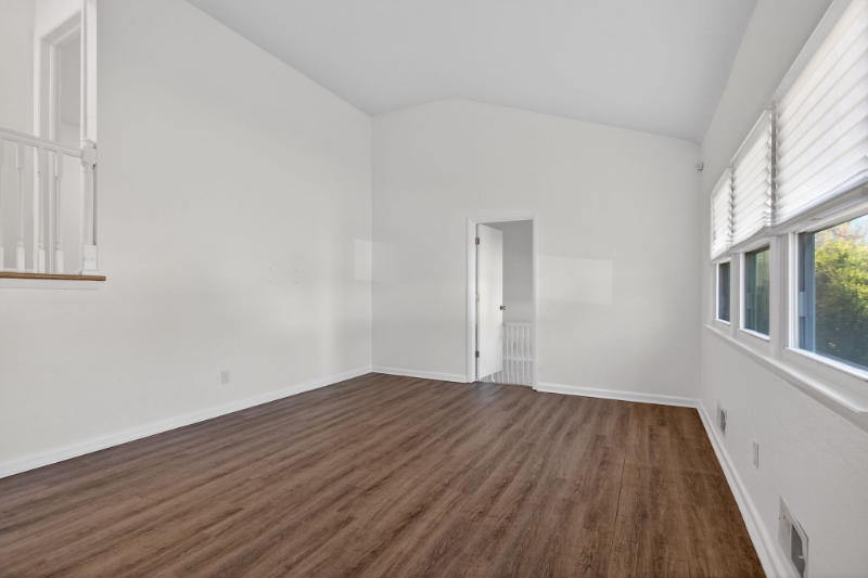 1013 Sherry Ave - Photo 4 of 20