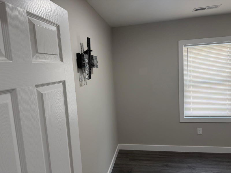 3221 August Ave - Photo 5 of 7