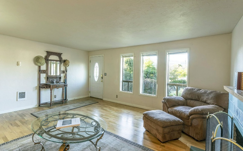 2458 Corral Ct - Photo 2 of 14