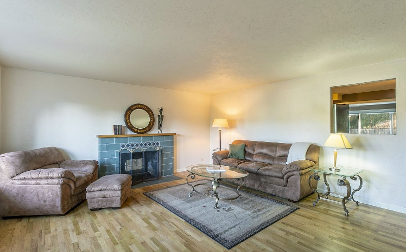 2458 Corral Ct - Photo 3 of 14