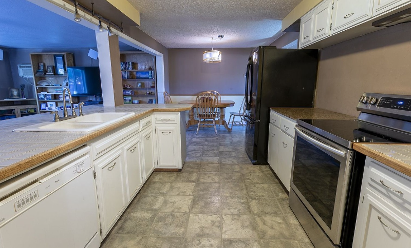 2458 Corral Ct - Photo 4 of 14