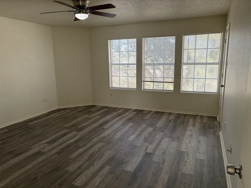 3152 Heritage Ln - Photo 2 of 13