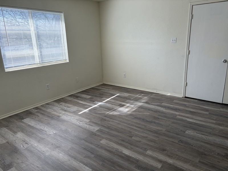 3152 Heritage Ln - Photo 4 of 13