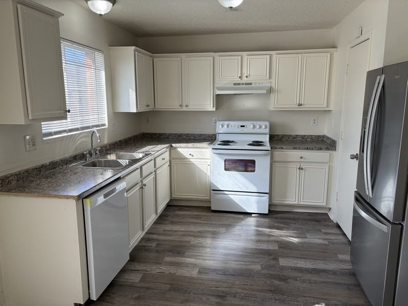 3152 Heritage Ln - Photo 6 of 13