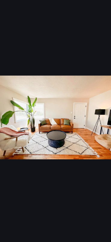 612 S Howard St - Photo 2 of 5