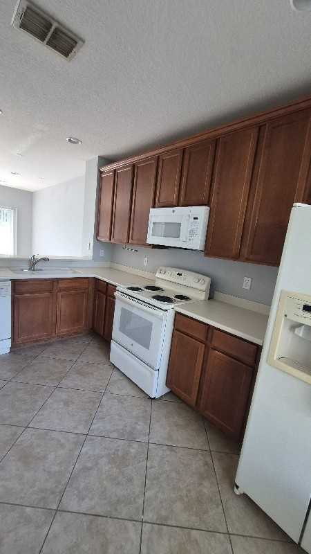 10450 Manderley Way - Photo 7 of 20