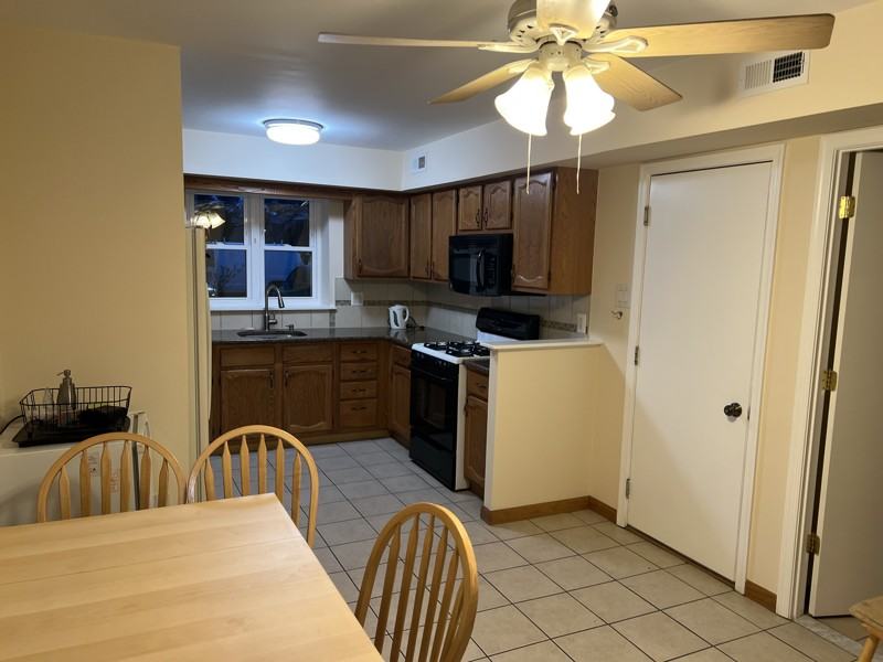 10202 Murty Ln - Photo 2 of 13