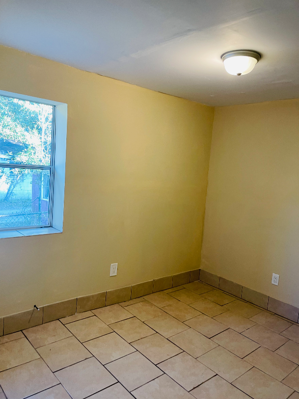 1719 Fairfax St - Photo 6 of 9