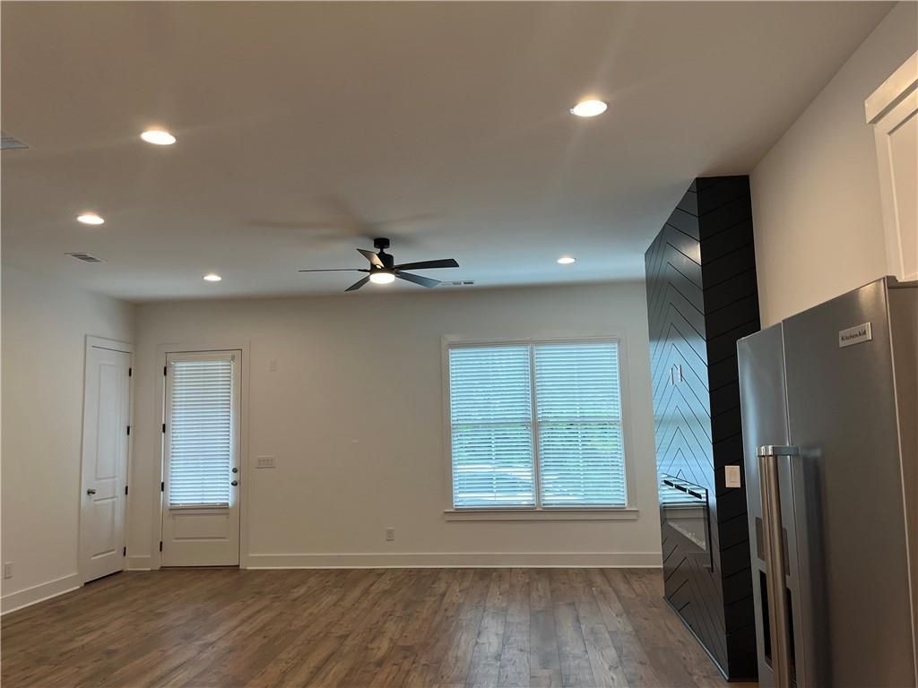 5603 Pine St - Photo 7 of 37