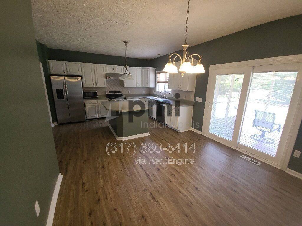 11809 Ledgerock Ct - Photo 3 of 10