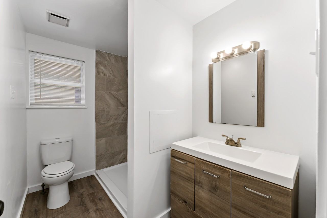 129 N Jefferson Ave - Photo 3 of 12