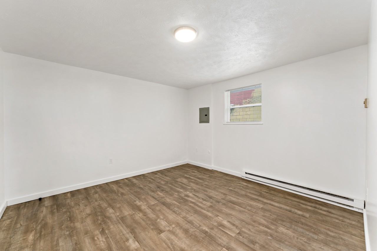 129 N Jefferson Ave - Photo 6 of 12