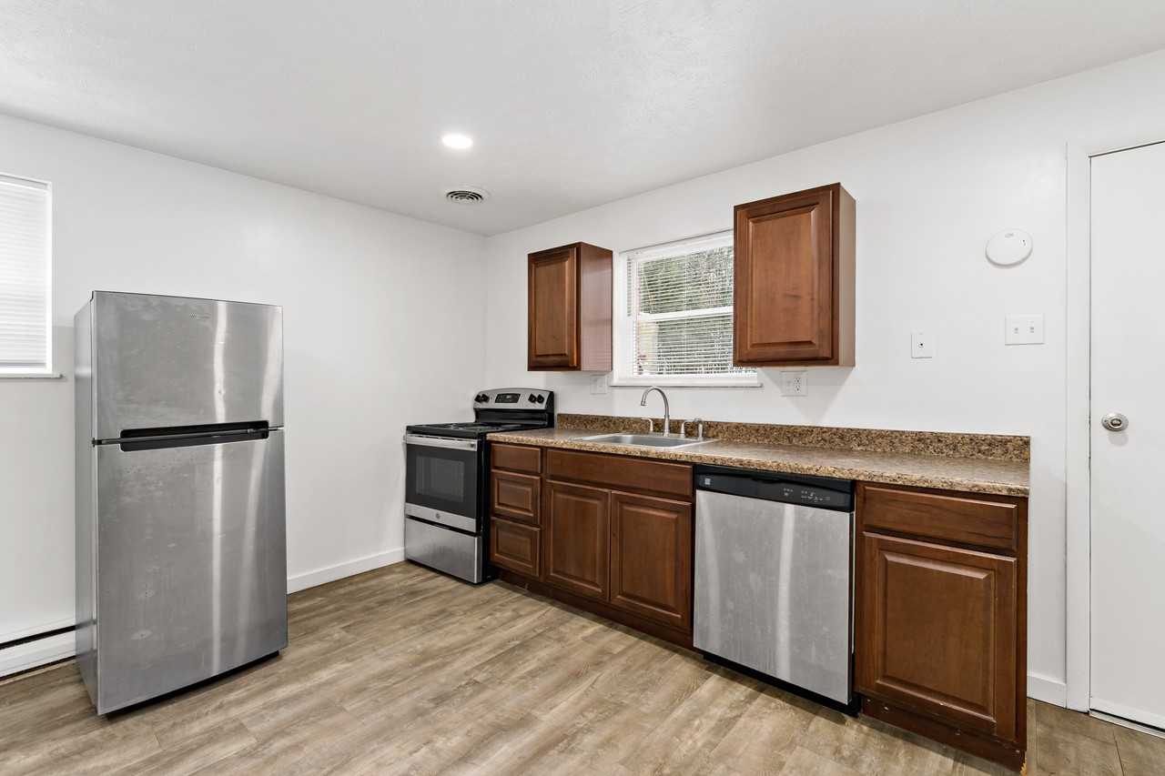 129 N Jefferson Ave - Photo 7 of 12