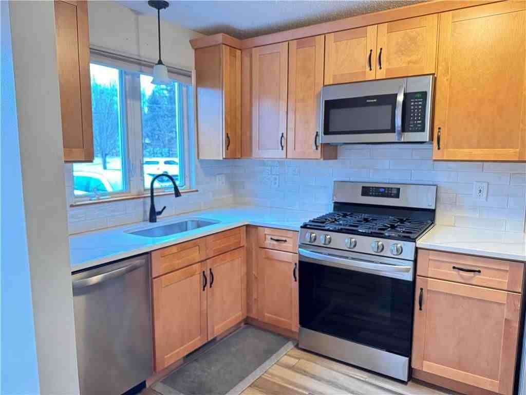 34 Fairway Dr - Photo 2 of 12