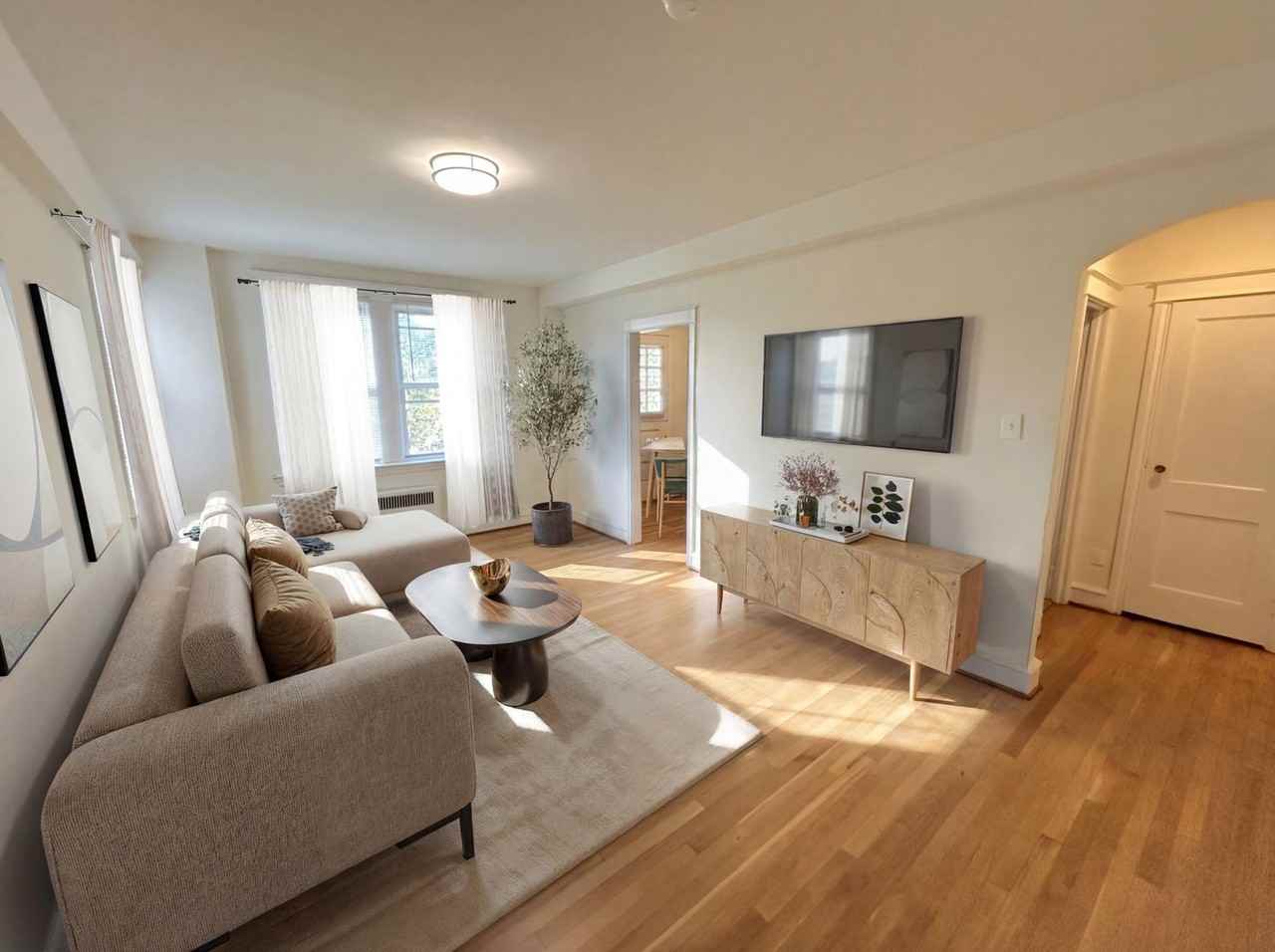 Parkwood Manor Apartments - Photo 7 of 18
