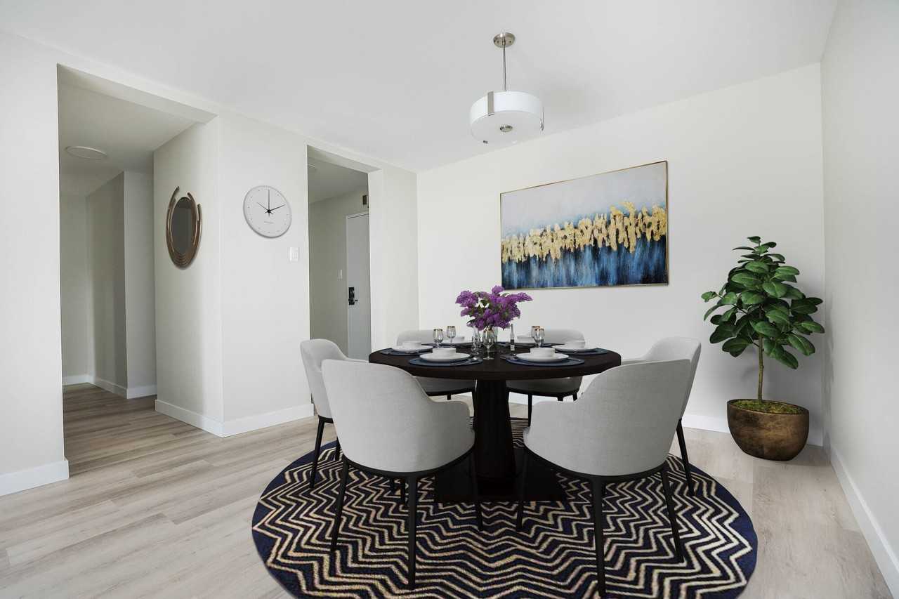 Berkley Court - Photo 4 of 6