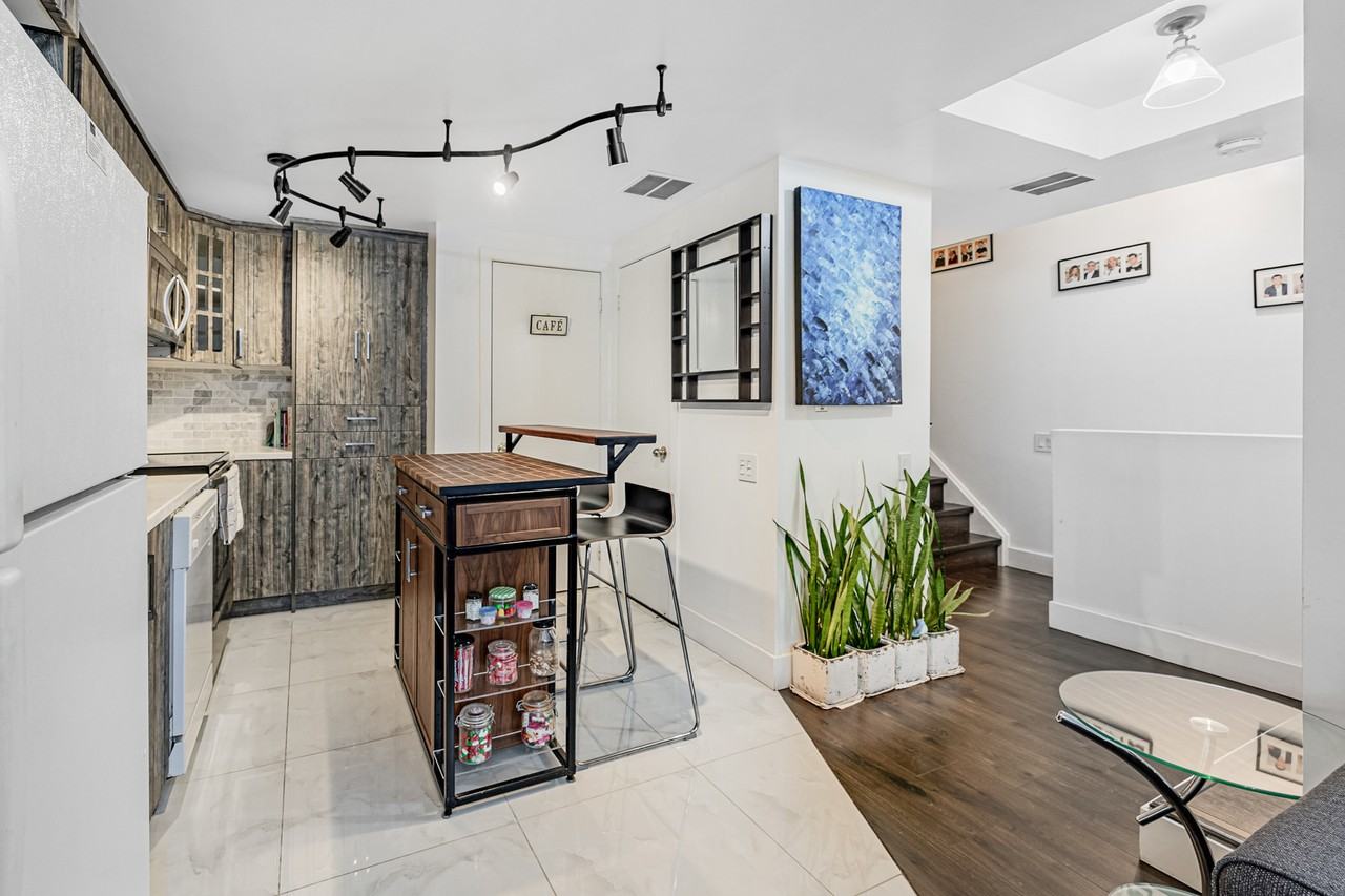 760 Lawrence Avenue West #115 - Photo 6 of 29