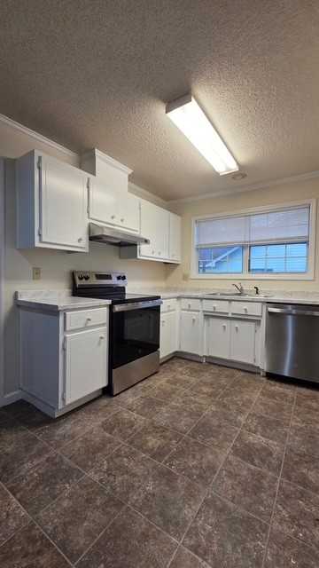 4017 Northlake Dr #B - Photo 2 of 2