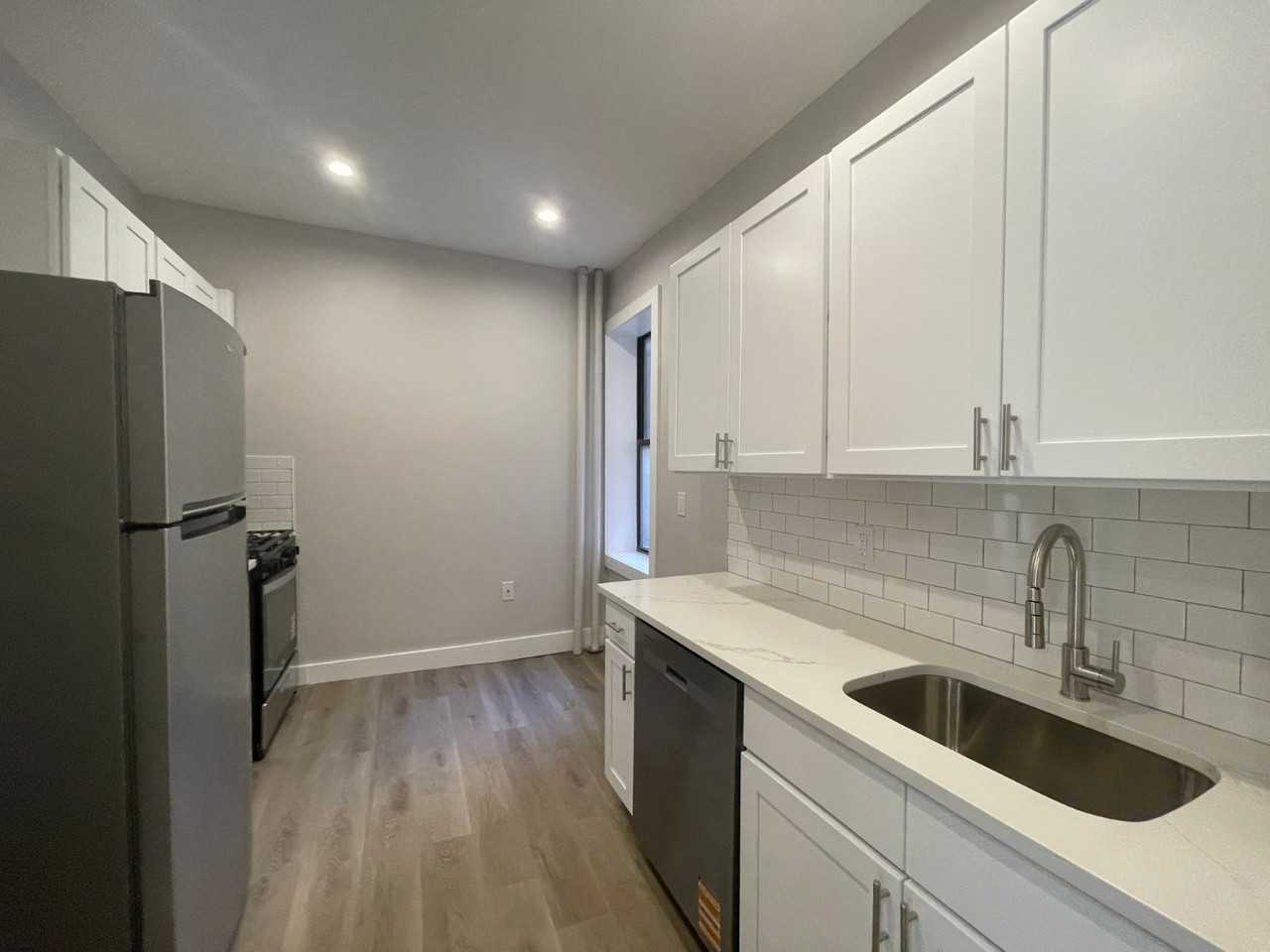 47 Duncan Ave - Photo 3 of 13