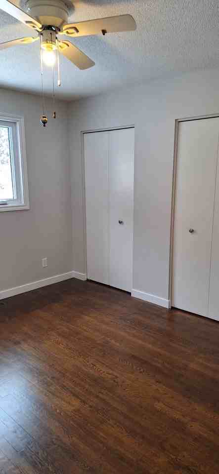 1221 Woodroffe Ave - Photo 5 of 9