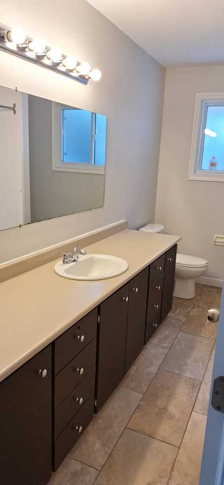 1221 Woodroffe Ave - Photo 7 of 9