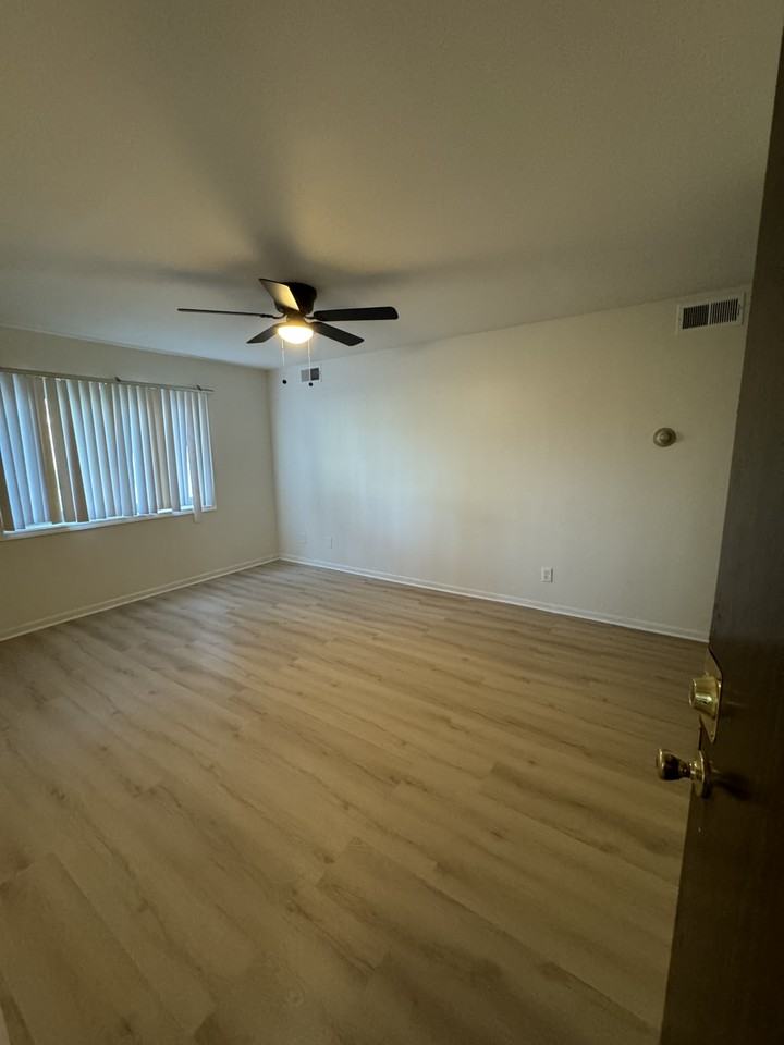 6044 Hohman Ave #105 - Photo 3 of 9