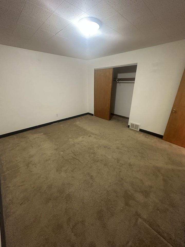 9200 Erie St #2B - Photo 3 of 7