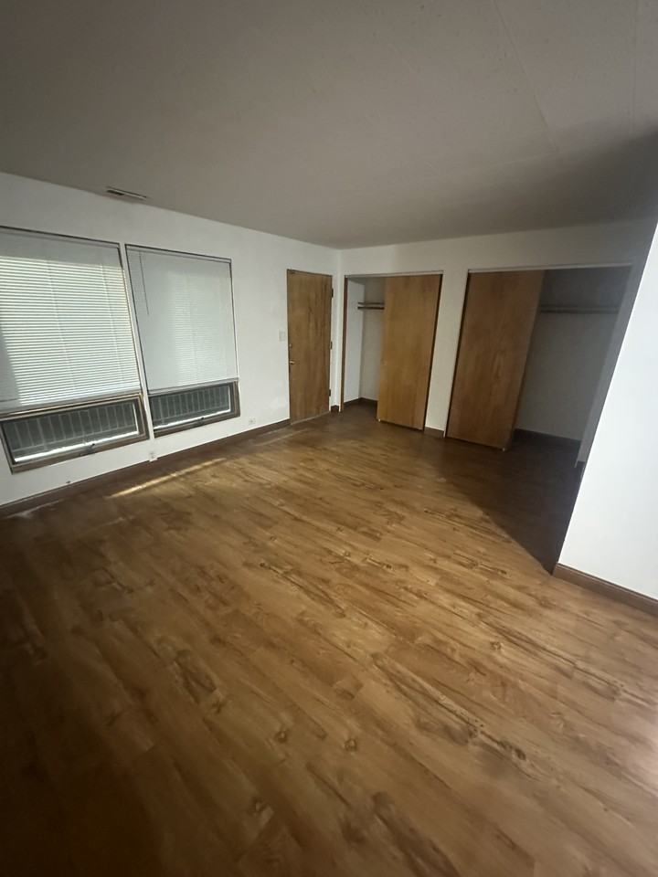 9200 Erie St #2B - Photo 4 of 7