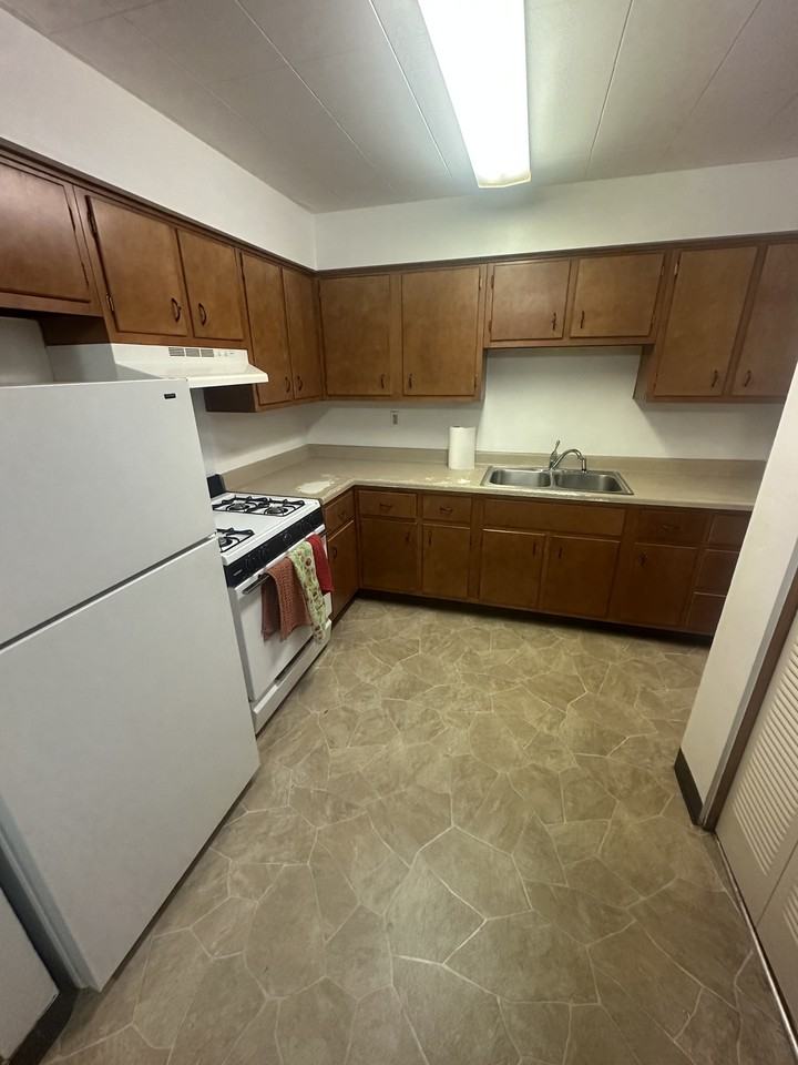 9200 Erie St #2B - Photo 5 of 7