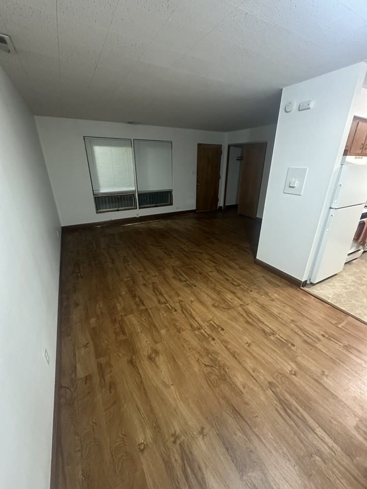 9200 Erie St #2B - Photo 6 of 7