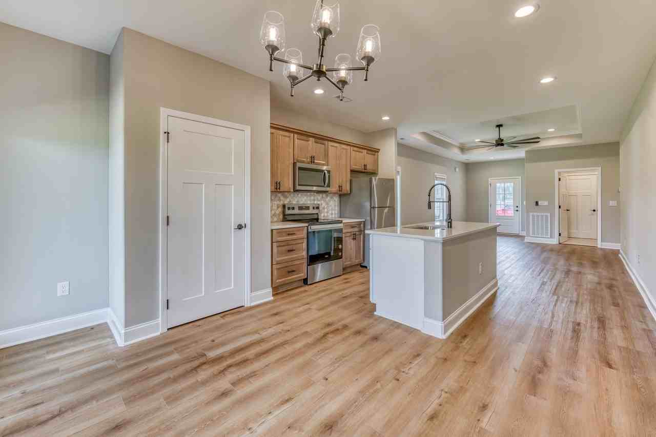 325 Monroe Dr #NA - Photo 7 of 40