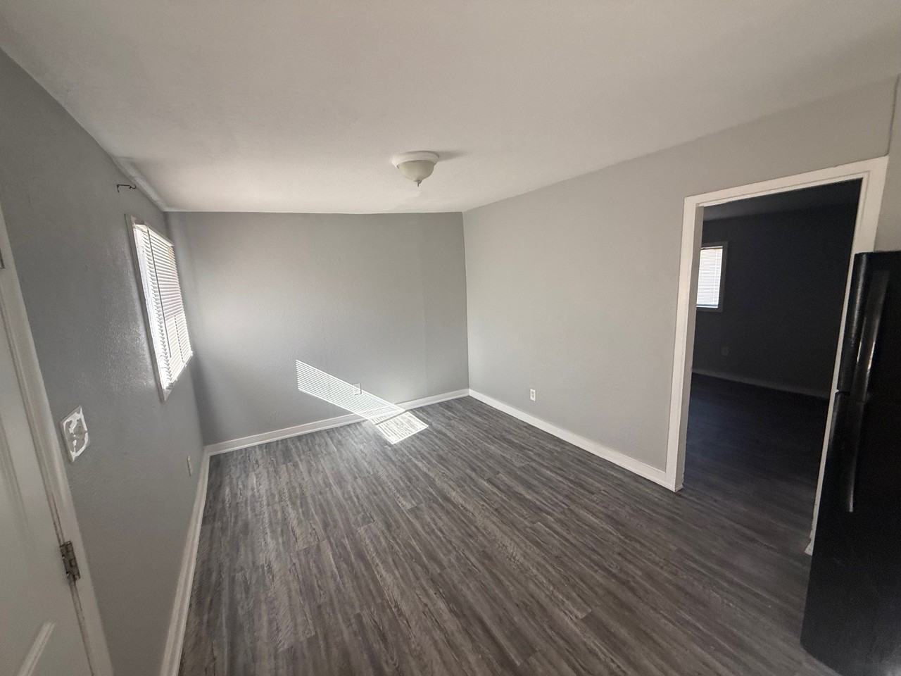 301 N Brown Ave #2 - Photo 3 of 5